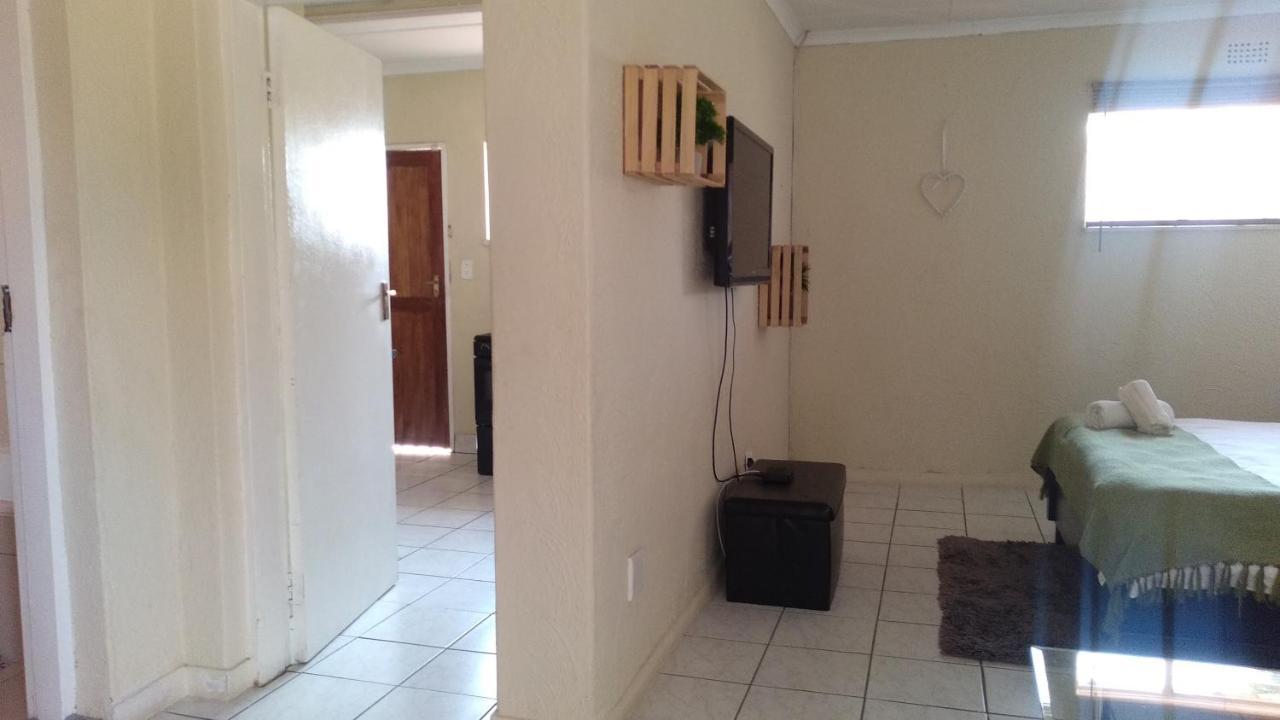 Self-Catering 1Bedr Cottage In Sandton With Free Wifi Johannesburg Eksteriør bilde